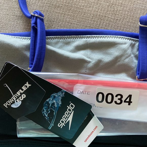 🆕 Speedo Women's Swimsuit Bikini Top Adjustable Square Neck - Picture 6 of 8